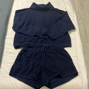 Aerie lounge set in Navy.